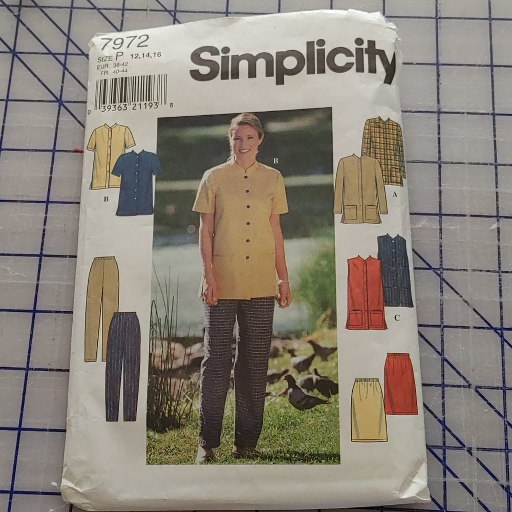 Sewing Pattern - Picture 1 of 2